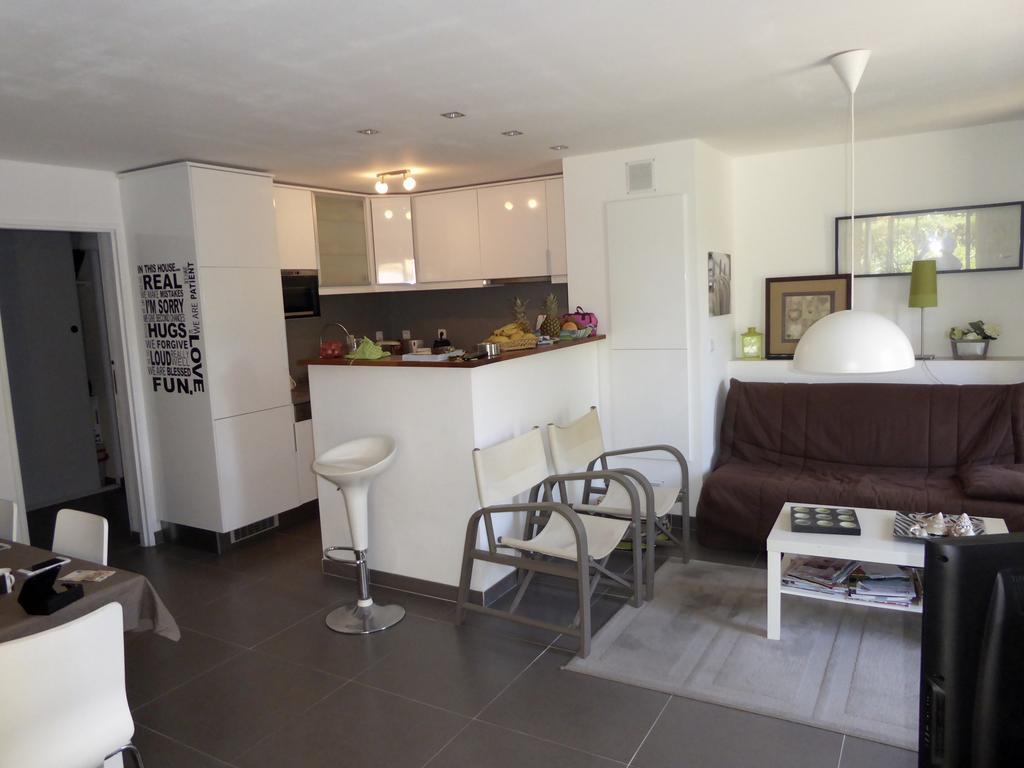 Ferienwohnung Les Enganes Fréjus Exterior foto